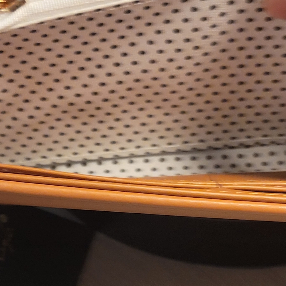 Moda Luxe Demi Wallet - Picture 8 of 13